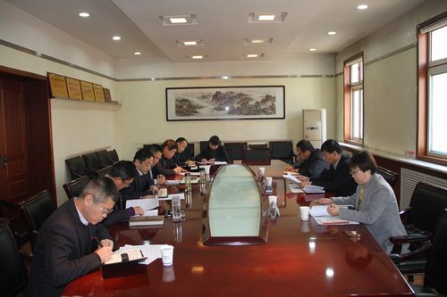 建設(shè)集團(tuán)聯(lián)合黨委副書記、紀(jì)委書記、工會(huì)負(fù)責(zé)人侯本英深入銅煤公司督導(dǎo)黨委中心組學(xué)習(xí)研討