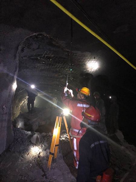 陜煤建設(shè)礦建二公司冶坪項目部1302工作面運輸聯(lián)絡(luò)巷順利貫通