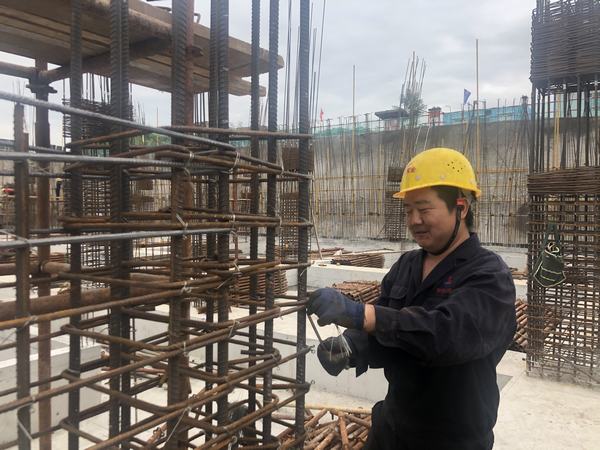 按下快門(mén)，定格建設(shè)施工一線(xiàn)最美身影