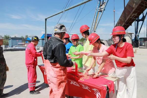 陜煤建設(shè)礦建二公司：工會(huì)服務(wù)無(wú)大小，一舉一動(dòng)暖人心
