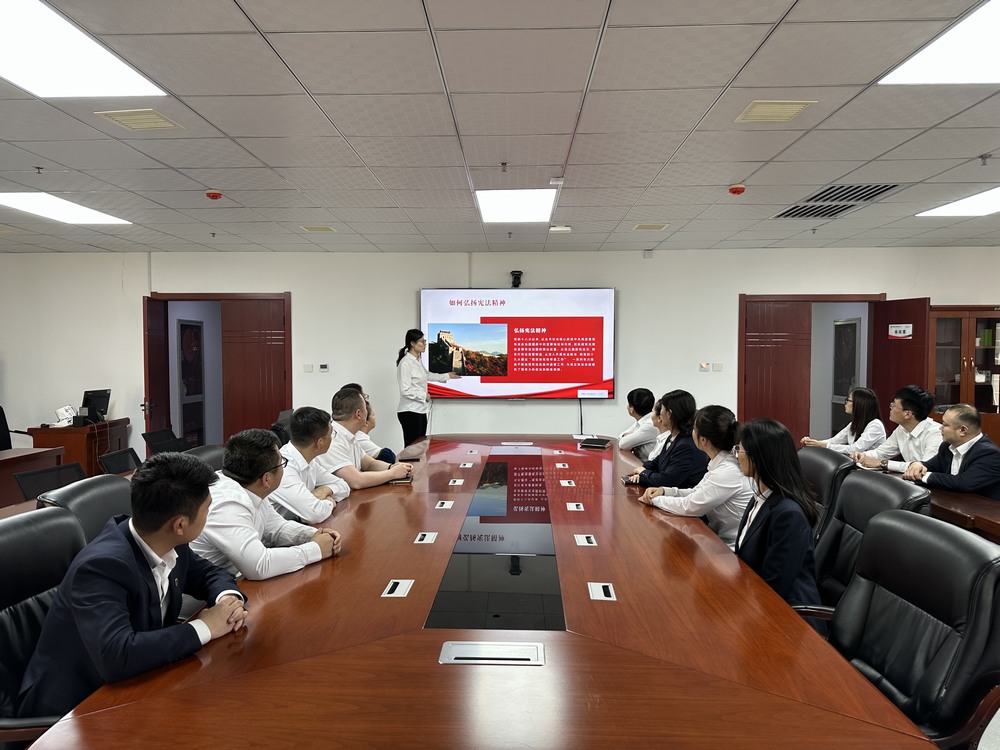 陜煤建設(shè)洗選煤運(yùn)營(yíng)公司開(kāi)展“弘揚(yáng)憲法精神，維護(hù)憲法權(quán)威”國(guó)家憲法日主題宣傳活動(dòng)