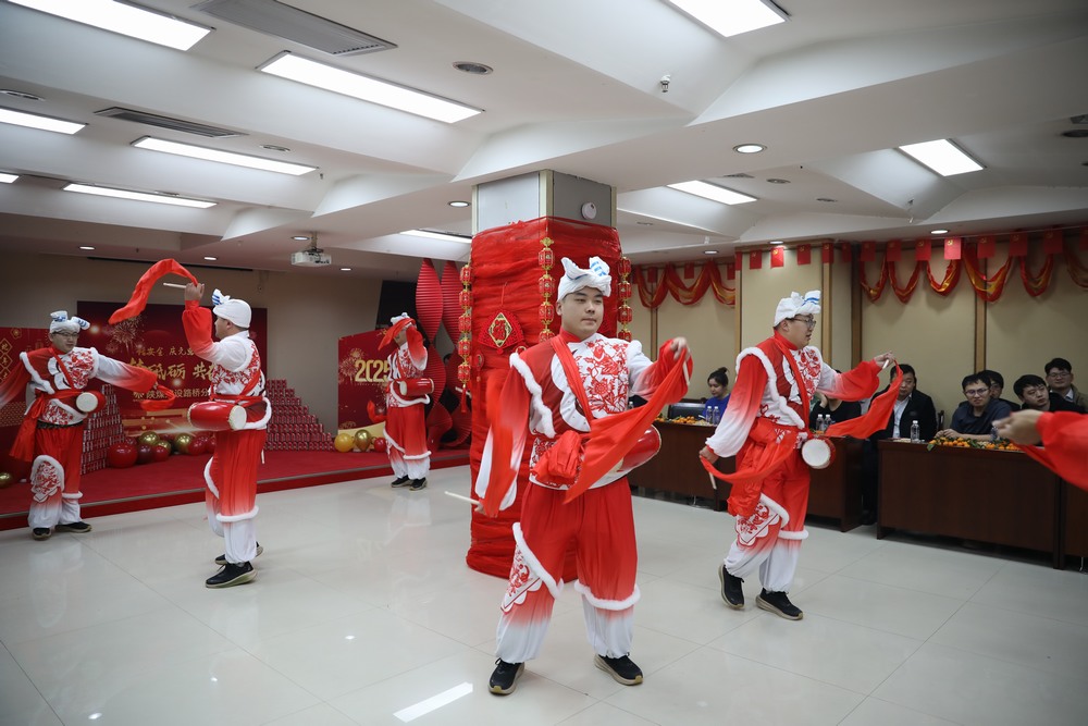 陜煤建設(shè)路橋分公司開展“話安全、慶元旦、迎新春”游藝聯(lián)歡會(huì)