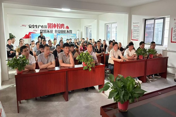 陜煤建設煤礦運營服務分公司：黨建領航促發(fā)展 筑牢防線保生產(chǎn)