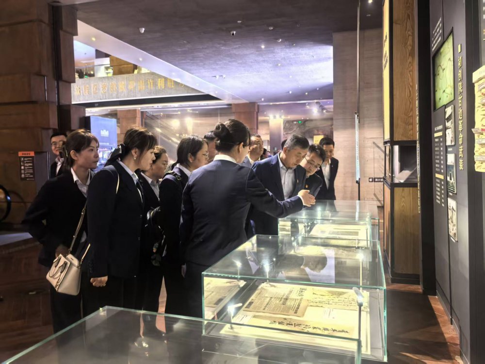 陜煤建設(shè)物資設(shè)備管理黨支部開展“緬懷革命英烈，傳承紅色基因”主題黨日活動